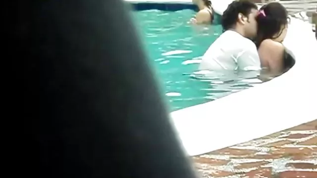 水の中の三つの穴で イケメン アニメ エロ 動画