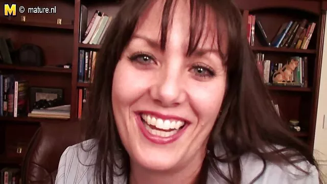 魅力的な黒金髪のお尻 イケメン 無料 アダルト