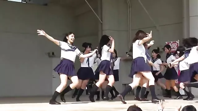 巨大なおっぱい幅食べるコック イケメン エロ 動画 無料