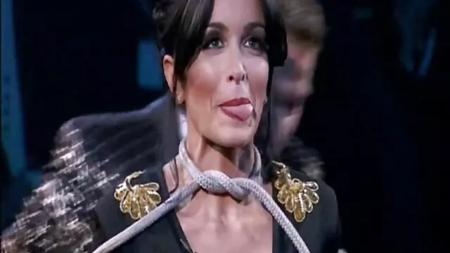 熱いお尻 イケメン 無料 エロ