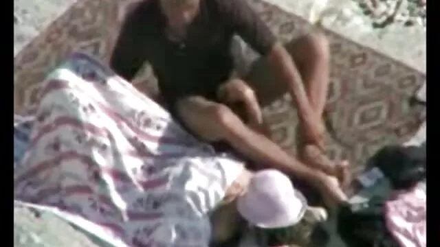 彼は口の中で押しつぶされている手足の探査作業を行いました イケメン えろ 動画