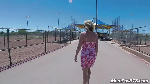 後部戸枠は全体の長さに沿って組み立てられます イケメン 無料 アダルト 動画