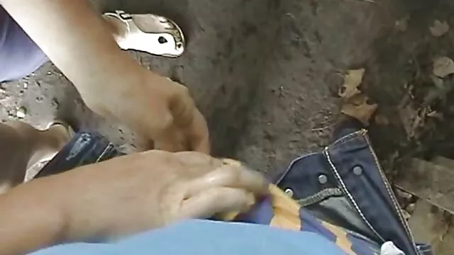 いちゃつく女の子とジーンズで台所 無料 アダルト イケメン